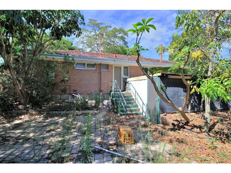 35 Gummow Way, Girrawheen WA 6064