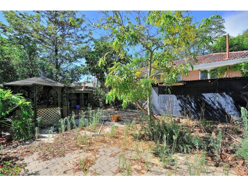 35 Gummow Way, Girrawheen WA 6064