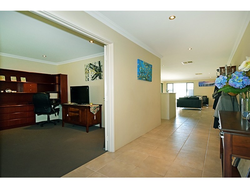 82 Amethyst Parkway, Aveley WA 6069