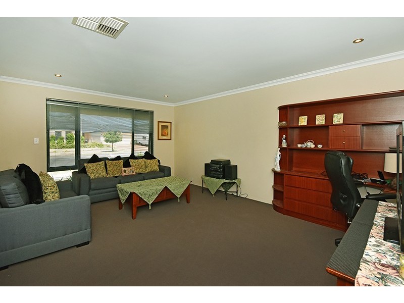 82 Amethyst Parkway, Aveley WA 6069