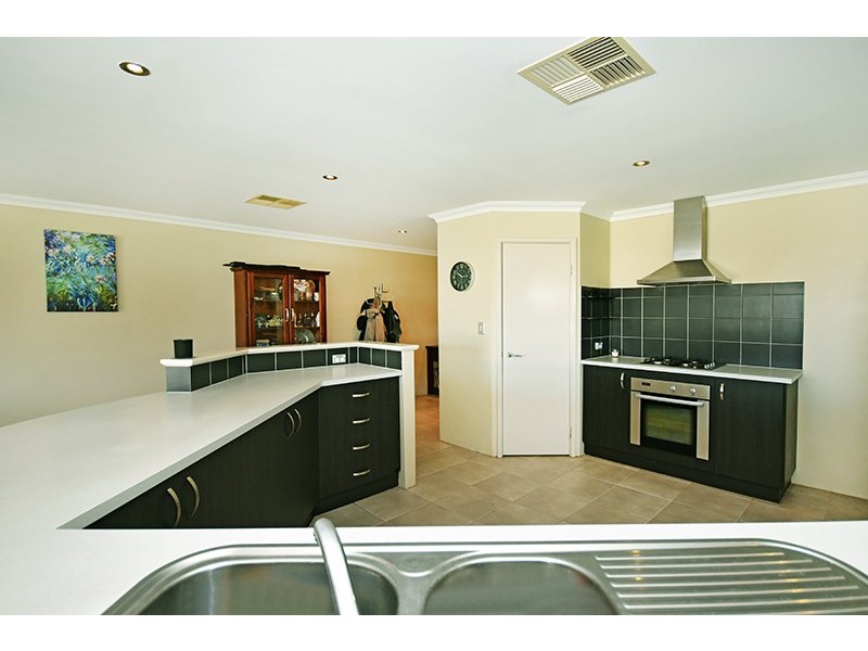 82 Amethyst Parkway, Aveley WA 6069