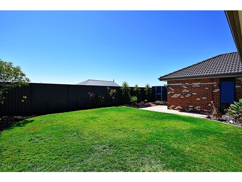 82 Amethyst Parkway, Aveley WA 6069