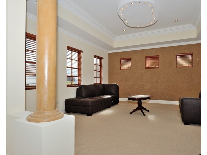 8 Manila Way, Aveley WA 6069