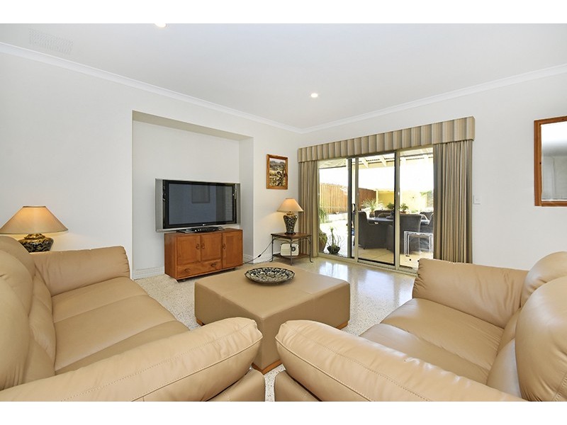 99 Fantail Crescent, Ellenbrook WA 6069