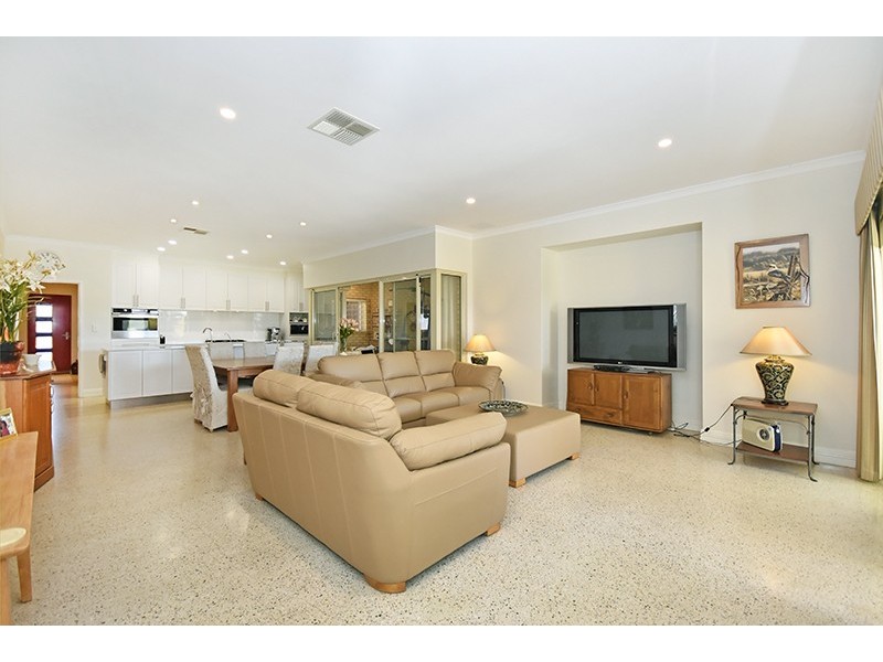 99 Fantail Crescent, Ellenbrook WA 6069