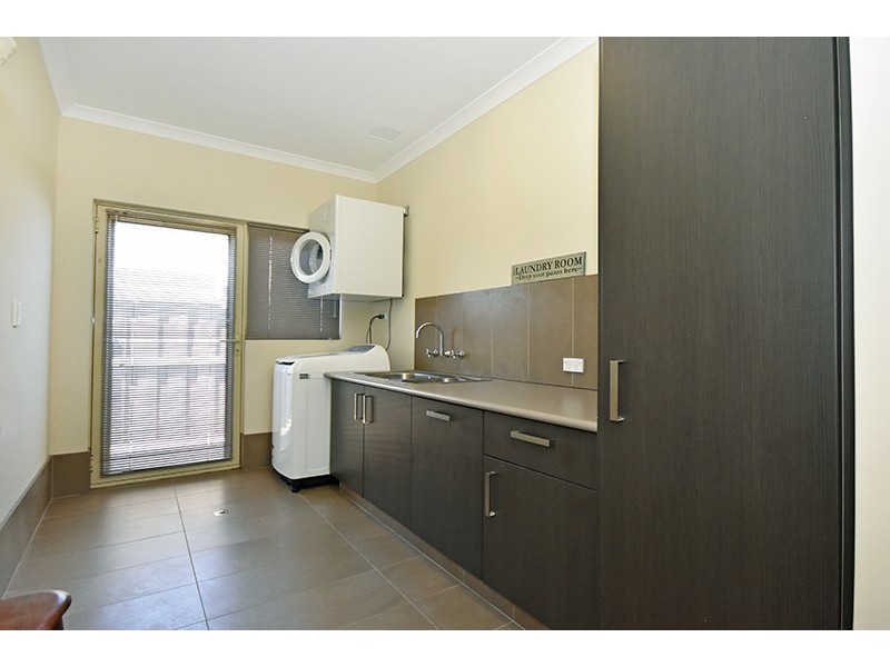 99 Fantail Crescent, Ellenbrook WA 6069