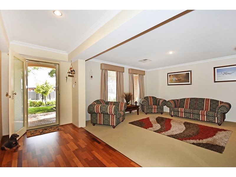 16 Brammall Bend, Aveley WA 6069