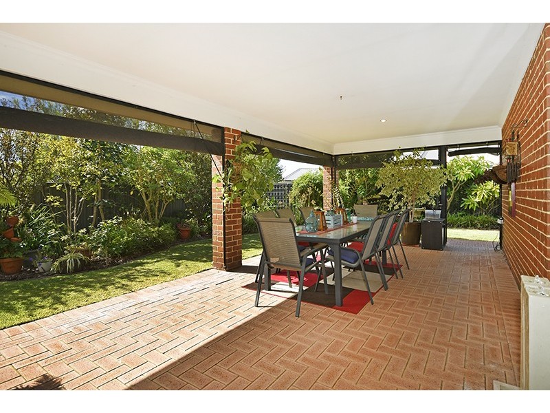 16 Brammall Bend, Aveley WA 6069