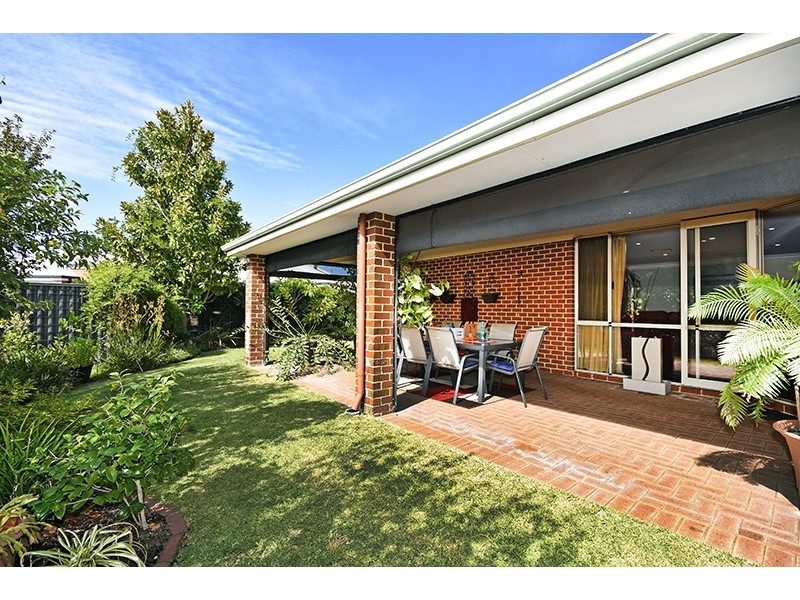 16 Brammall Bend, Aveley WA 6069