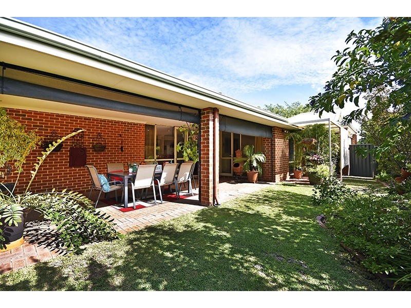 16 Brammall Bend, Aveley WA 6069