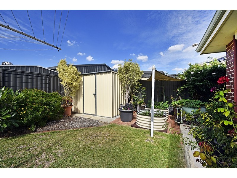 16 Brammall Bend, Aveley WA 6069
