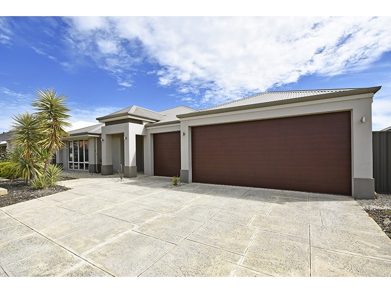 15 Brandalier Turn, Aveley WA 6069