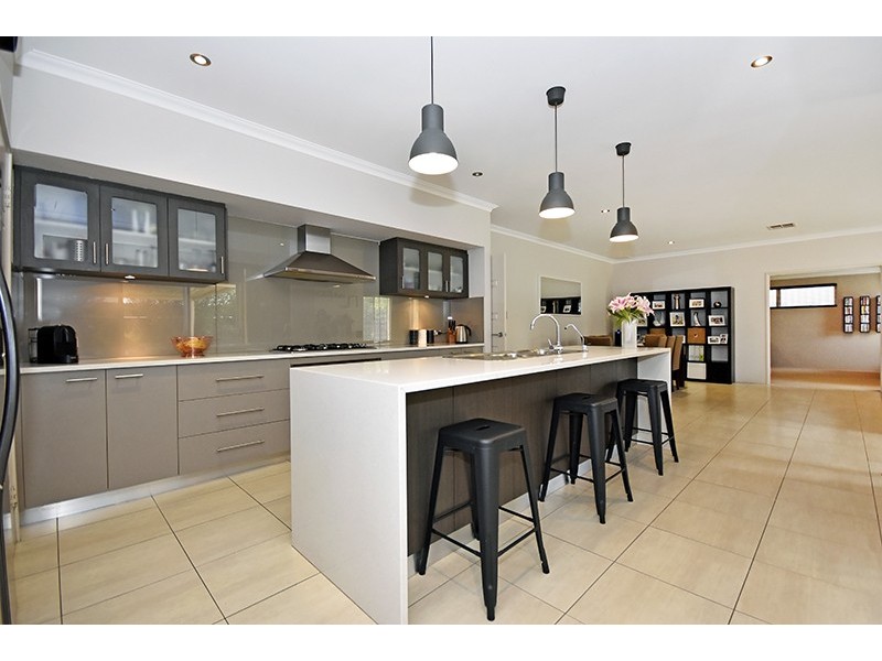 15 Brandalier Turn, Aveley WA 6069