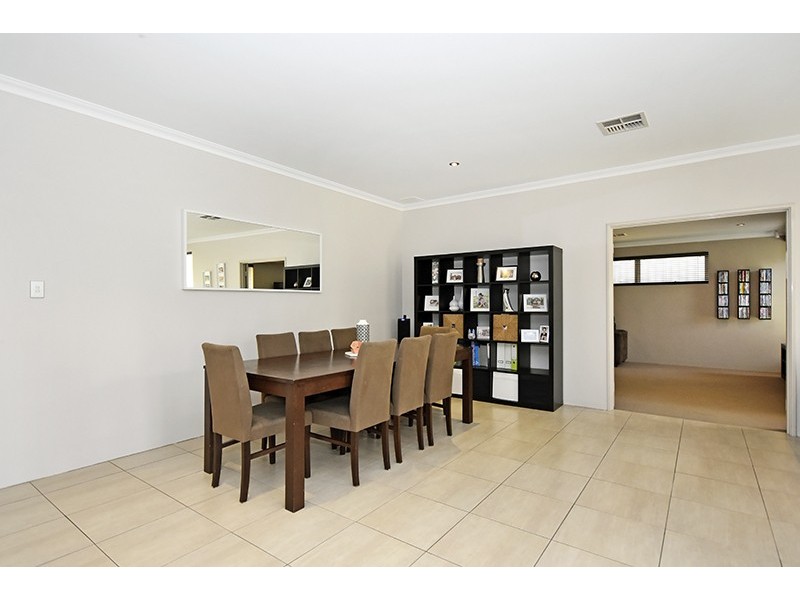 15 Brandalier Turn, Aveley WA 6069