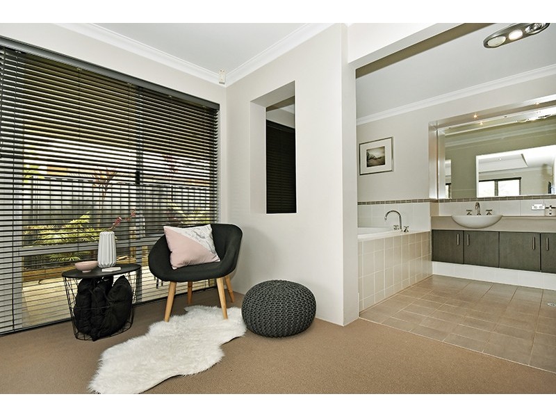 15 Brandalier Turn, Aveley WA 6069