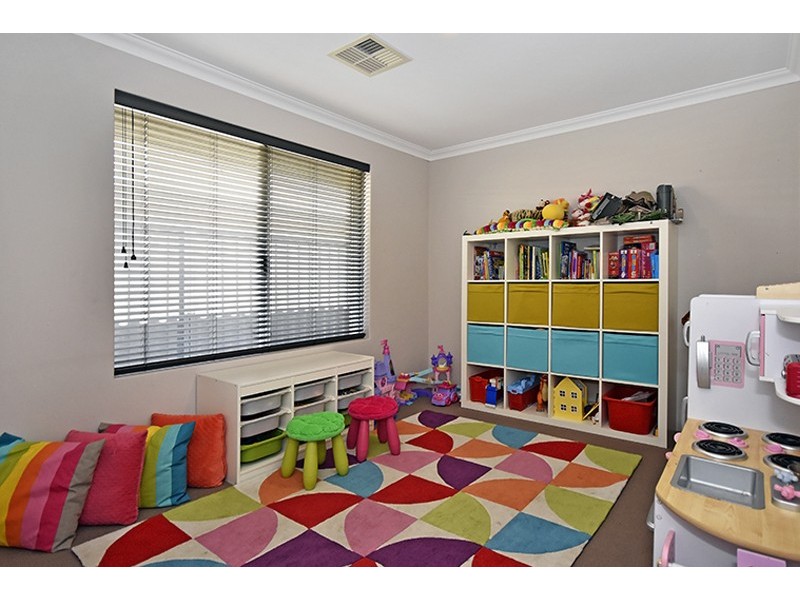 15 Brandalier Turn, Aveley WA 6069