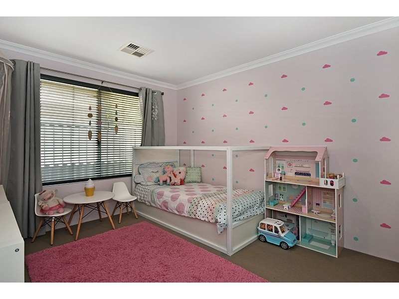 15 Brandalier Turn, Aveley WA 6069