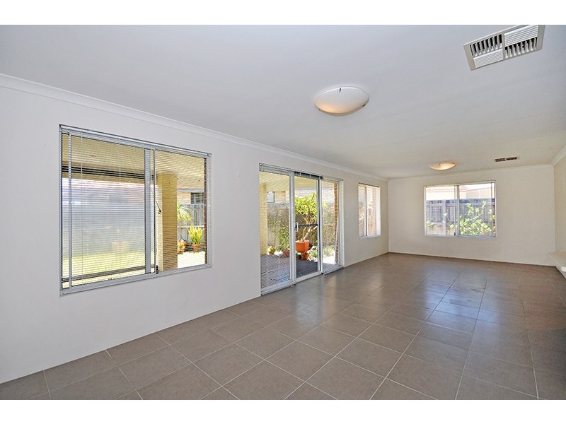 1/6 Kea Court, Ellenbrook WA 6069