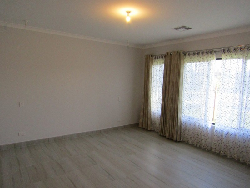 6 Covenham Crescent, Aveley WA 6069