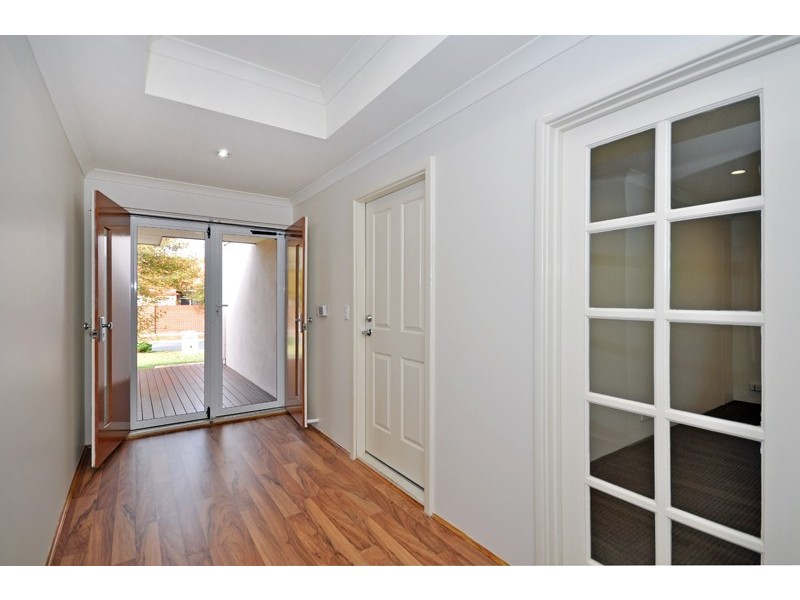 25 Wexcombe Way, Aveley WA 6069