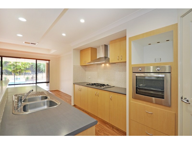 25 Wexcombe Way, Aveley WA 6069