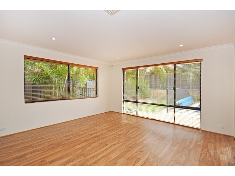 25 Wexcombe Way, Aveley WA 6069