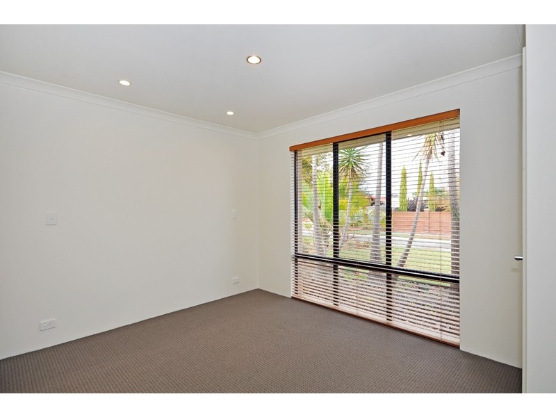 25 Wexcombe Way, Aveley WA 6069