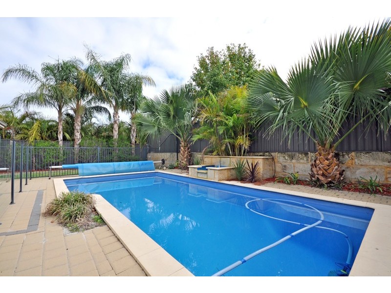 25 Wexcombe Way, Aveley WA 6069