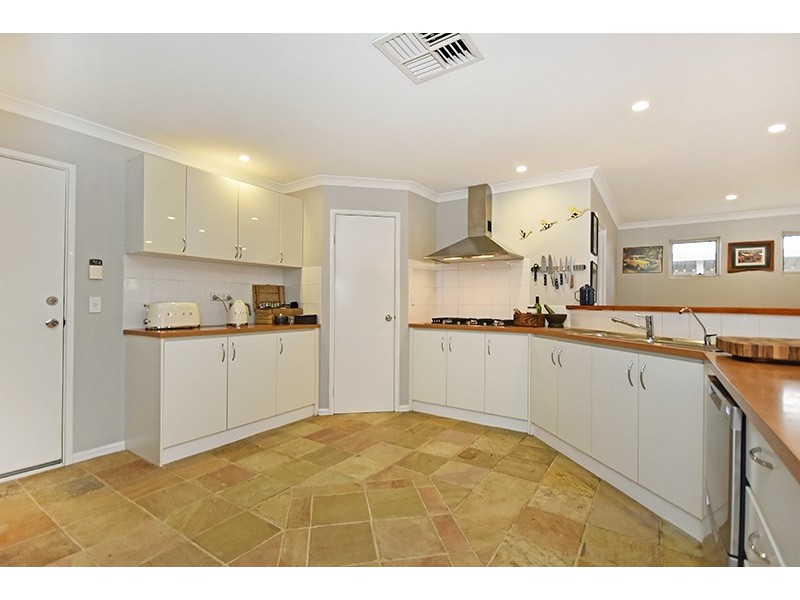 28 De Grey Retreat, Jane Brook WA 6056