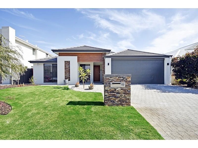 19 Carmen Circuit, The Vines WA 6069