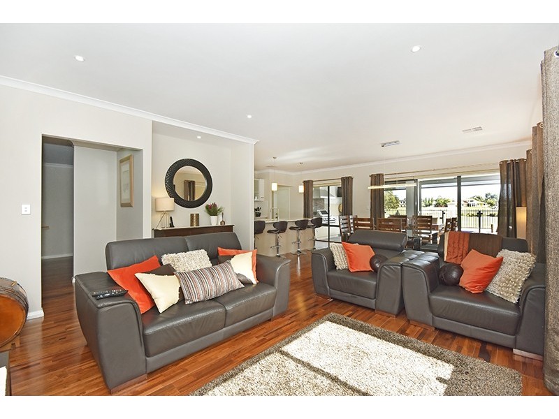 19 Carmen Circuit, The Vines WA 6069