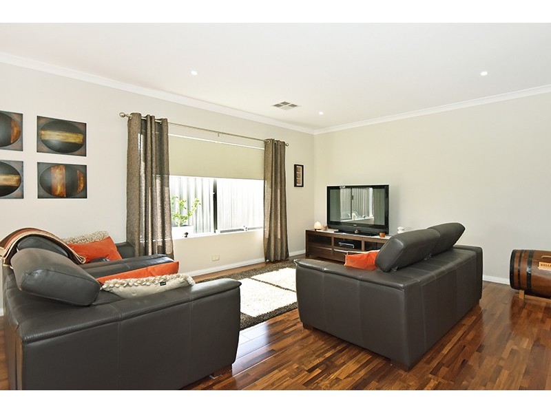 19 Carmen Circuit, The Vines WA 6069