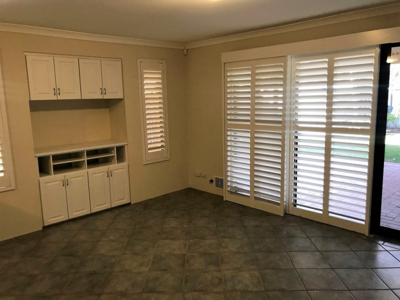 4 Santona Boulevard, Ellenbrook WA 6069