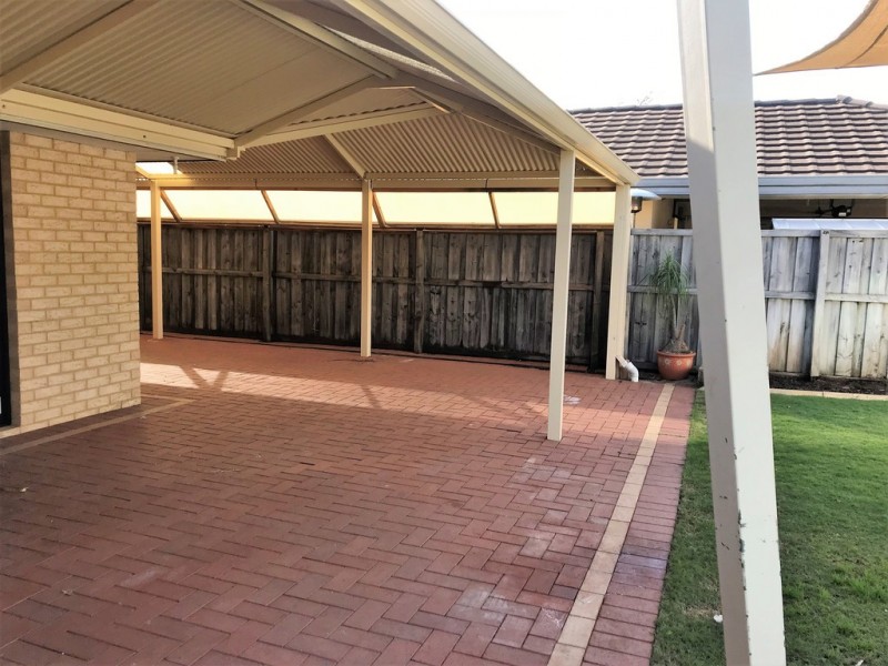 4 Santona Boulevard, Ellenbrook WA 6069