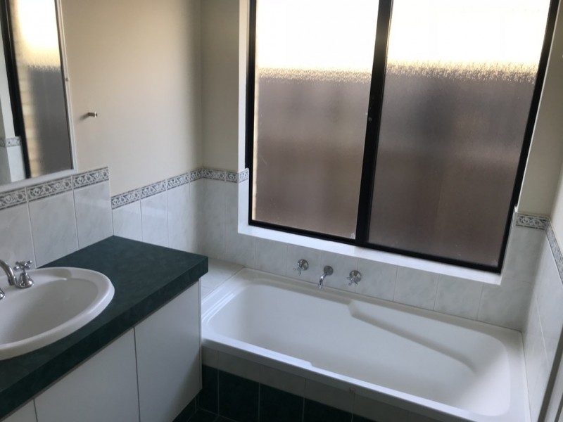 4 Santona Boulevard, Ellenbrook WA 6069