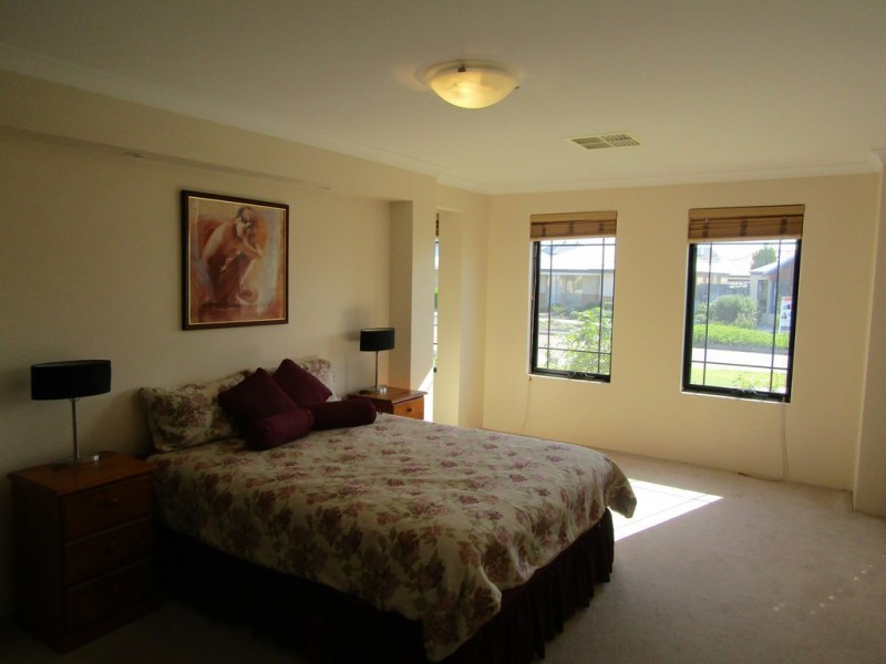 66 Sandown Circle, Henley Brook WA 6055