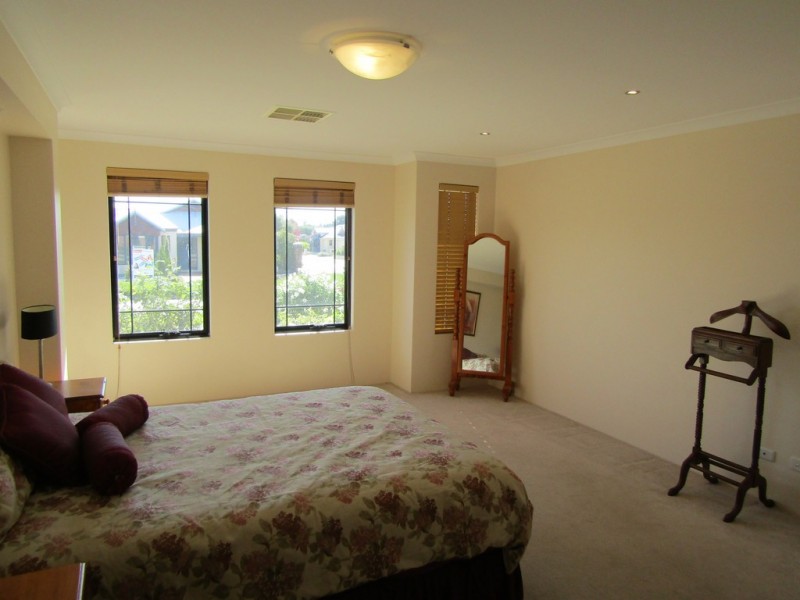 66 Sandown Circle, Henley Brook WA 6055