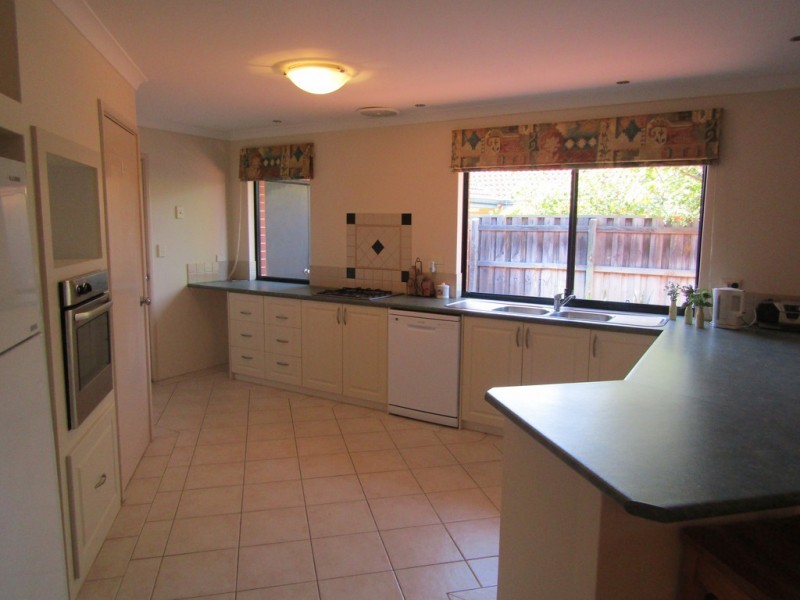 66 Sandown Circle, Henley Brook WA 6055