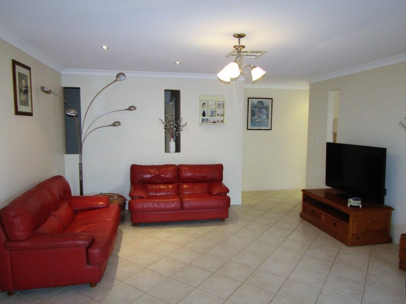 66 Sandown Circle, Henley Brook WA 6055