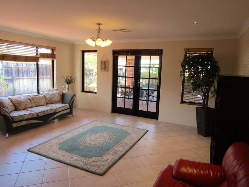 66 Sandown Circle, Henley Brook WA 6055