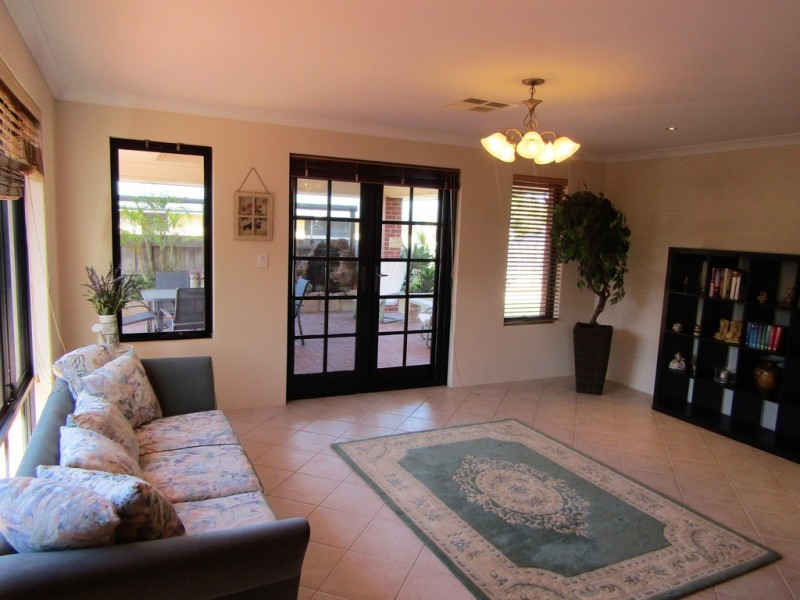 66 Sandown Circle, Henley Brook WA 6055