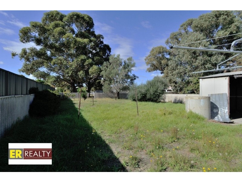 8 Victoria Parade, Midvale WA 6056