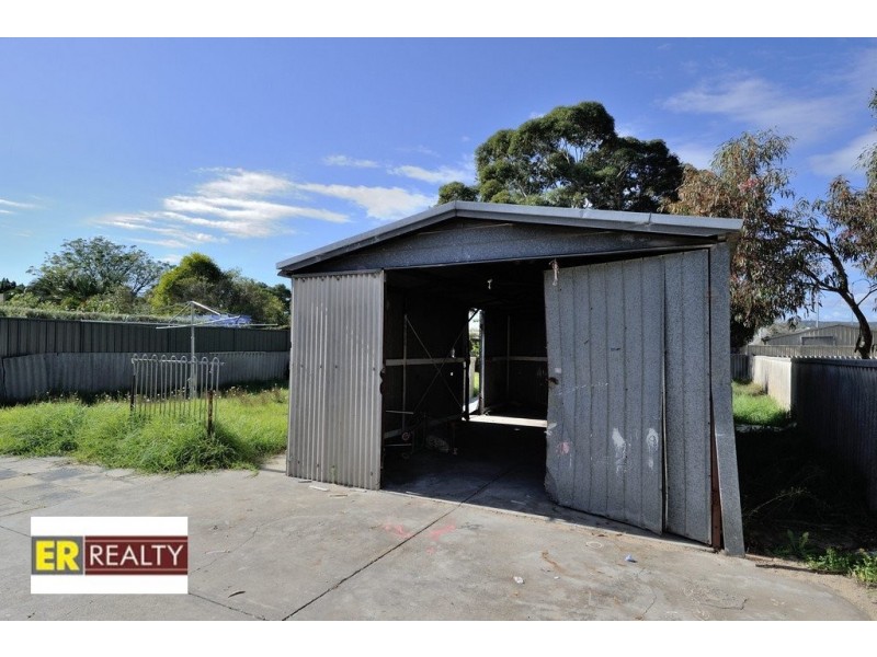 8 Victoria Parade, Midvale WA 6056