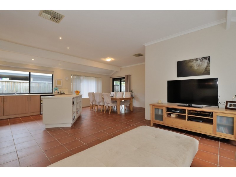 8 Bellini Avenue, Ellenbrook WA 6069