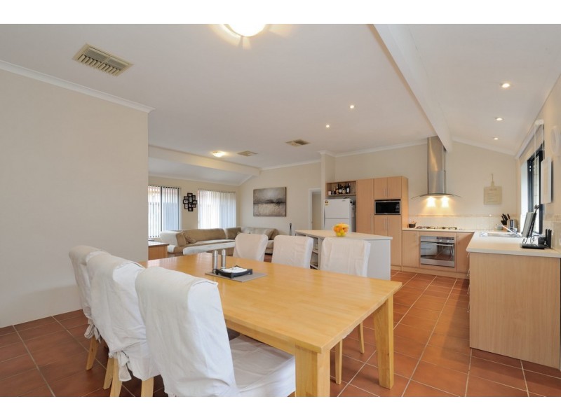 8 Bellini Avenue, Ellenbrook WA 6069