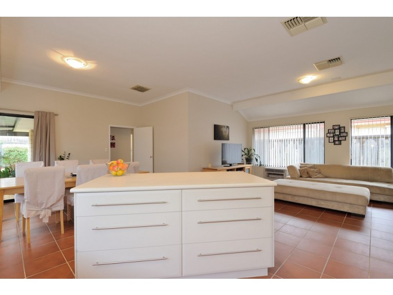 8 Bellini Avenue, Ellenbrook WA 6069