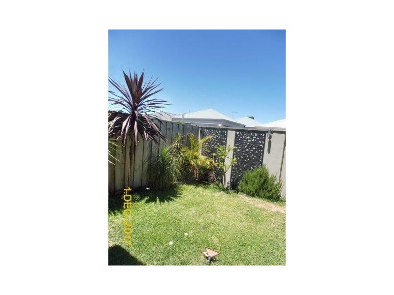5 Greenbank Street, Ellenbrook WA 6069