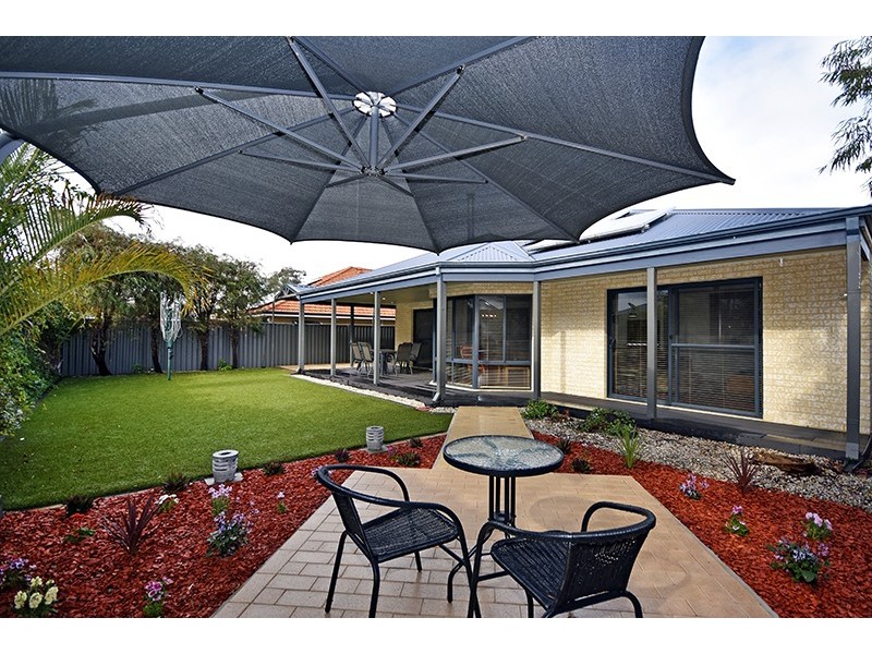 19 Devereux Crescent, Aveley WA 6069