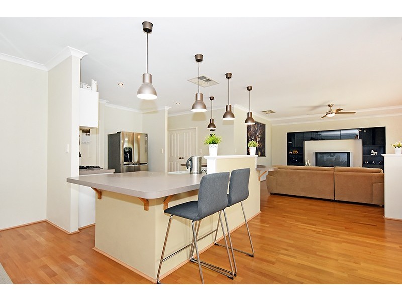 19 Devereux Crescent, Aveley WA 6069