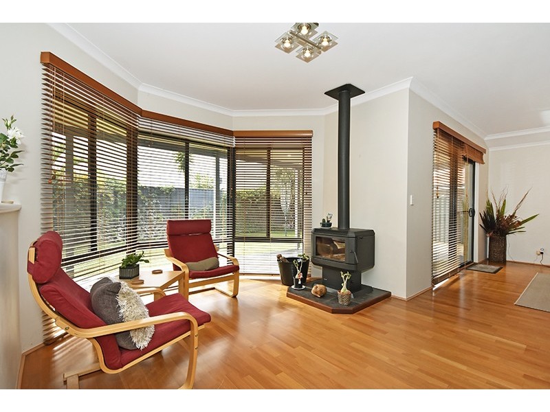 19 Devereux Crescent, Aveley WA 6069